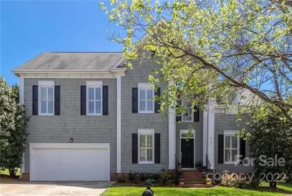 8104 Hawk Crest CT, Charlotte, NC 28270