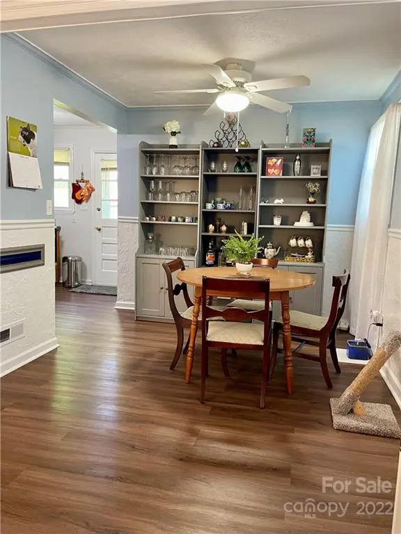 233 Scottie PL, Charlotte, NC 28217