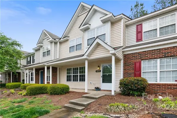 6823 Juniper Tree ST, Charlotte, NC 28215