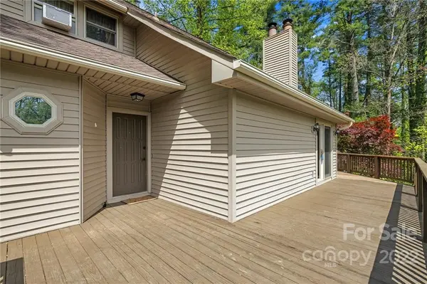 207 Wood Dale DR, Hendersonville, NC 28791