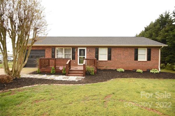 94 Dogwood Acres LN, Taylorsville, NC 28681