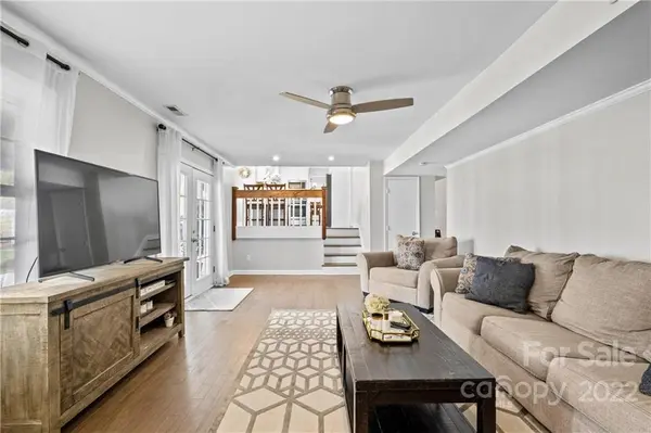 4021 Waterford DR, Charlotte, NC 28226