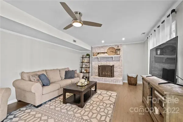 4021 Waterford DR, Charlotte, NC 28226
