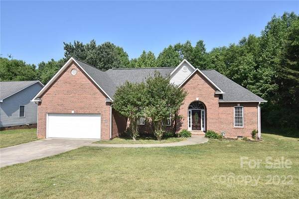 2925 24th Street DR, Hickory, NC 28601