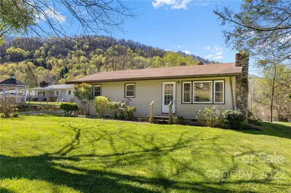 1378 Crymes Cove RD, Waynesville, NC 28786