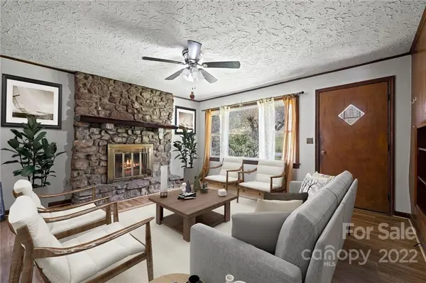 1378 Crymes Cove RD, Waynesville, NC 28786