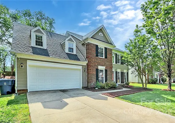 2733 Edgebrook CIR, Matthews, NC 28105