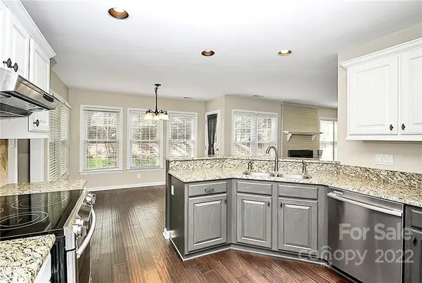 2733 Edgebrook CIR, Matthews, NC 28105