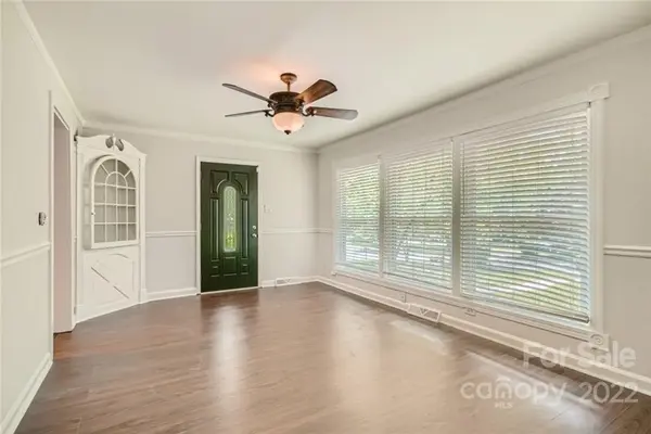 5415 Larchmont AVE, Charlotte, NC 28215