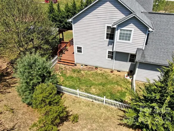 215 Hayfield DR, Canton, NC 28716