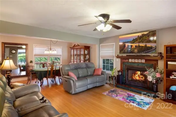 215 Hayfield DR, Canton, NC 28716