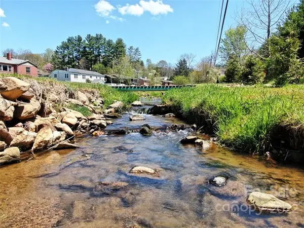 215 Hayfield DR, Canton, NC 28716