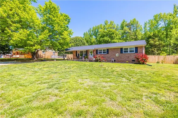 2626 Fairgreen DR, Gastonia, NC 28056