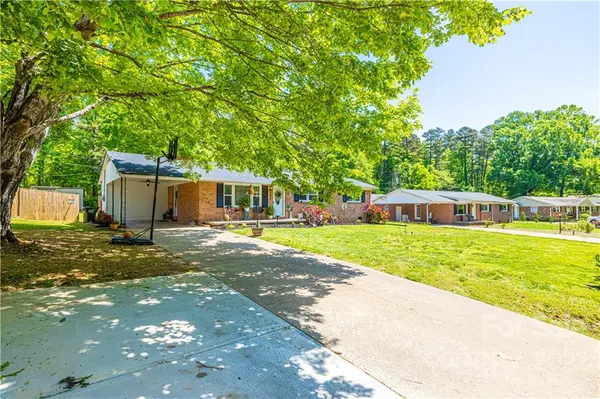 2626 Fairgreen DR, Gastonia, NC 28056