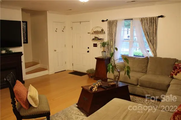 623 Woodington LN, Charlotte, NC 28214
