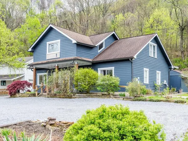 626 Old Lytle Cove RD, Swannanoa, NC 28778