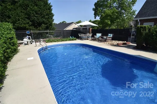106 Greens RD, Granite Falls, NC 28630