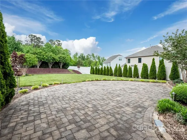 375 Winecoff Woods DR NW, Concord, NC 28027