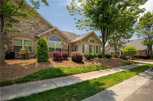 705 Ledgestone CT, Tega Cay, SC 29708