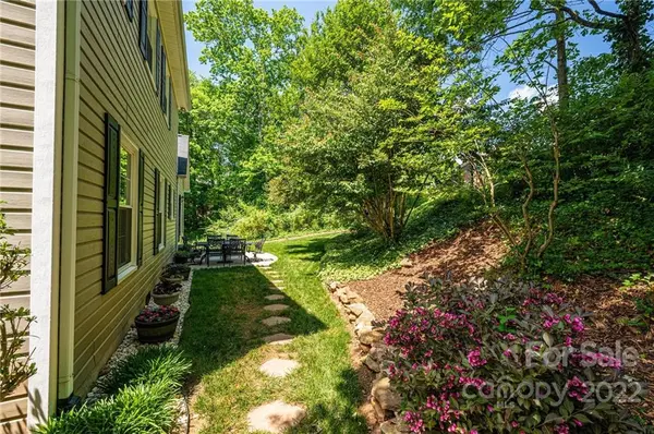 929 43rd Avenue CT NE, Hickory, NC 28601