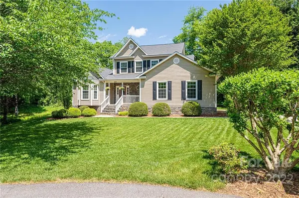 929 43rd Avenue CT NE, Hickory, NC 28601