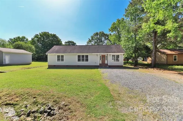 223 Lakewood DR, Matthews, NC 28104