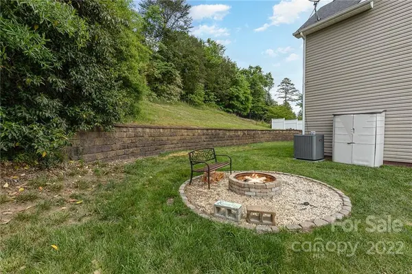 1049 Arrowhead DR SE, Concord, NC 28025