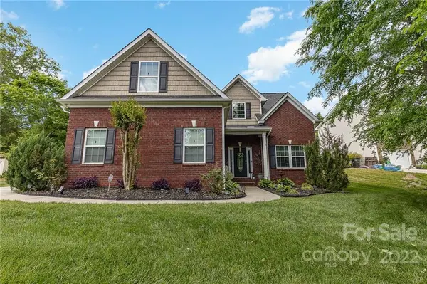 1049 Arrowhead DR SE, Concord, NC 28025