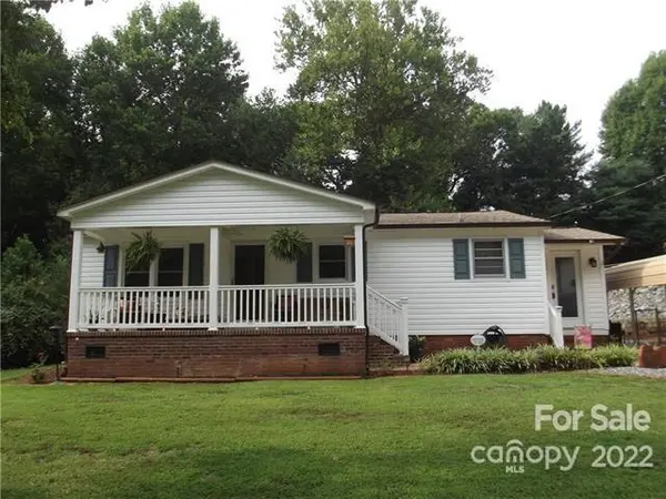 402 E J ST, Newton, NC 28658