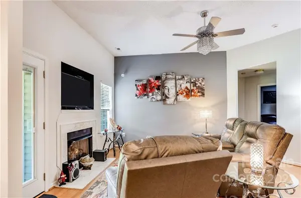 1021 Stinson Glen LN, Charlotte, NC 28214
