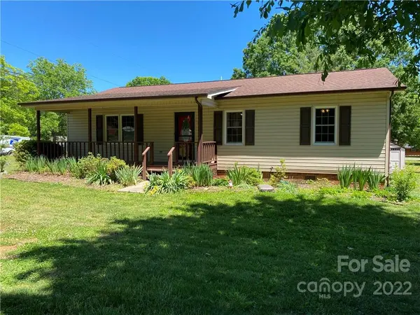 1030 22nd Street PL NE, Hickory, NC 28601