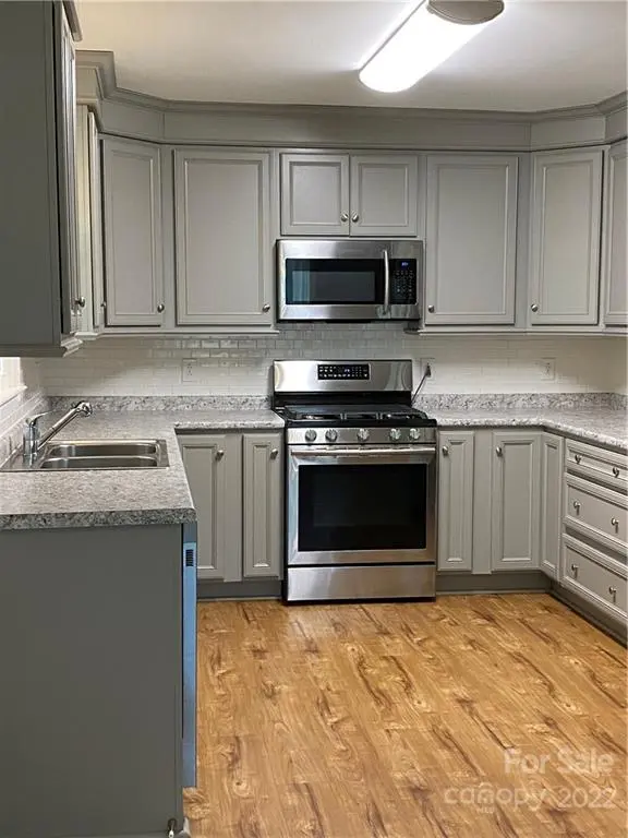 1030 22nd Street PL NE, Hickory, NC 28601