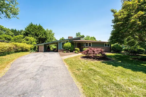 126 21st AVE NW, Hickory, NC 28601