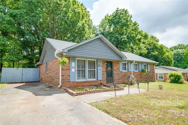 5313 Larewood DR, Harrisburg, NC 28215