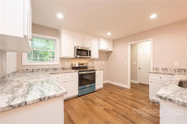 2369 Ellen ST, Granite Falls, NC 28630