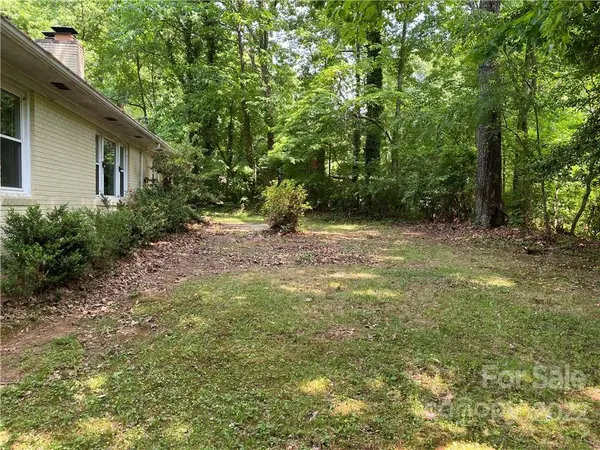 401 Dogwood LN, Belmont, NC 28012