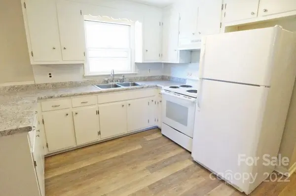 2205 23rd Street PL NE, Hickory, NC 28601