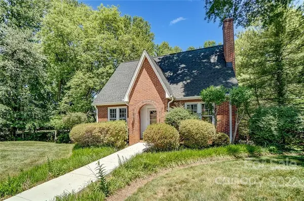 832 2nd AVE NW, Hickory, NC 28601