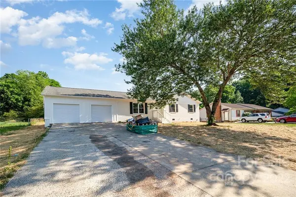 105 Rockledge DR, Gastonia, NC 28052