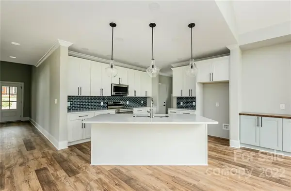 237 Shepherds Bluff DR, Mooresville, NC 28115