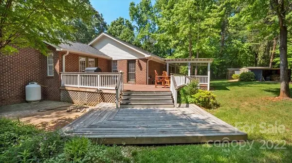149 Mill Pond LN, Mooresville, NC 28115