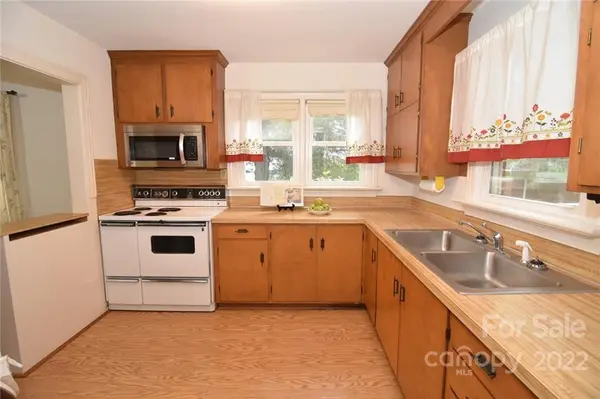 3207 W Main ST, Claremont, NC 28610