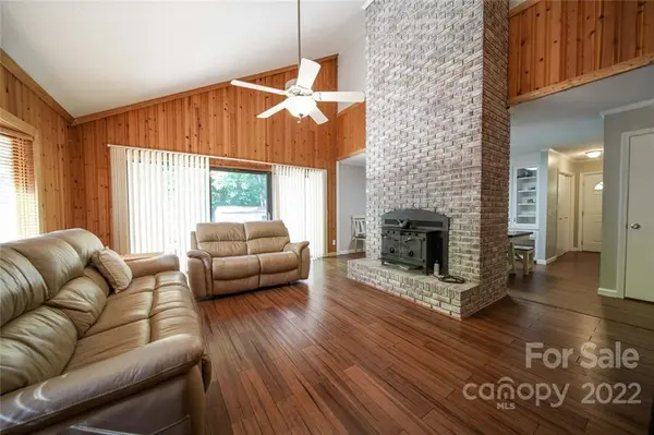 36940 Tercher RD, New London, NC 28127