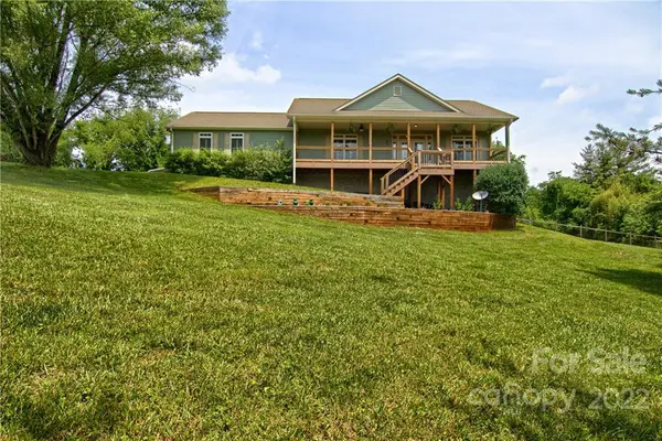 112 Round Top CIR, Mills River, NC 28759