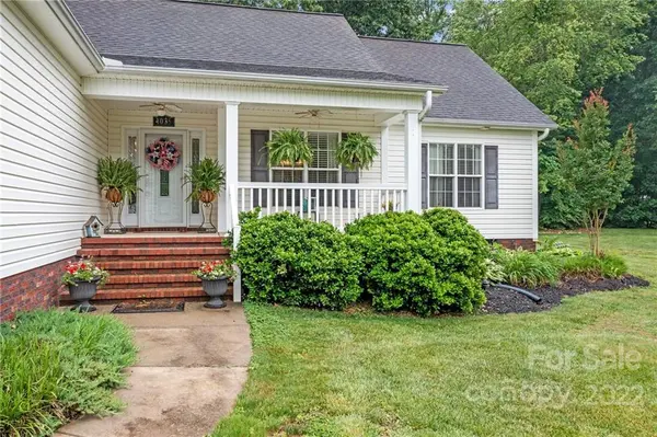 1035 Miss Daisy LN, Kannapolis, NC 28083