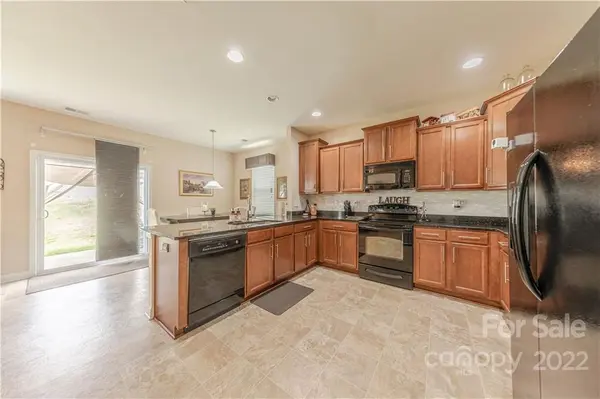 644 Lumber LN, Charlotte, NC 28214