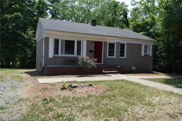 948 4th Street DR NW, Hickory, NC 28601