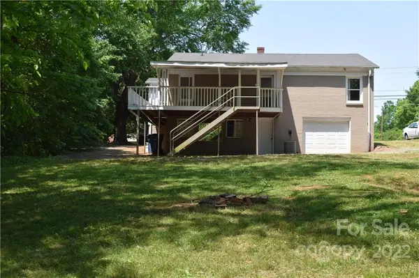 948 4th Street DR NW, Hickory, NC 28601