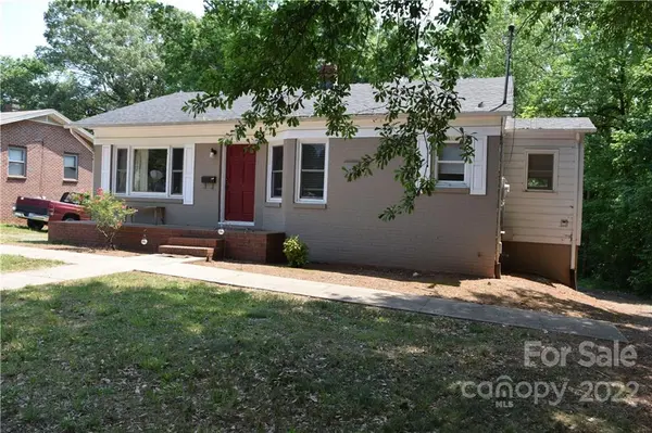 948 4th Street DR NW, Hickory, NC 28601