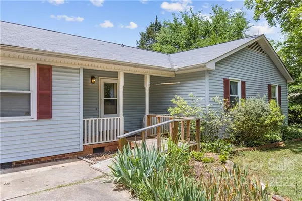 305 Hickory LN, Salisbury, NC 28147